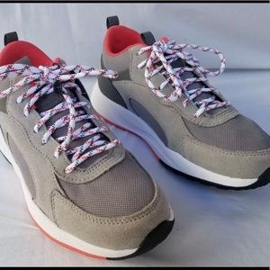 Columbia hiking shoes women’s